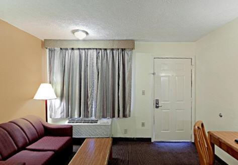 קנטון Rodeway Inn מראה חיצוני תמונה