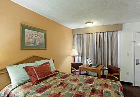 קנטון Rodeway Inn מראה חיצוני תמונה