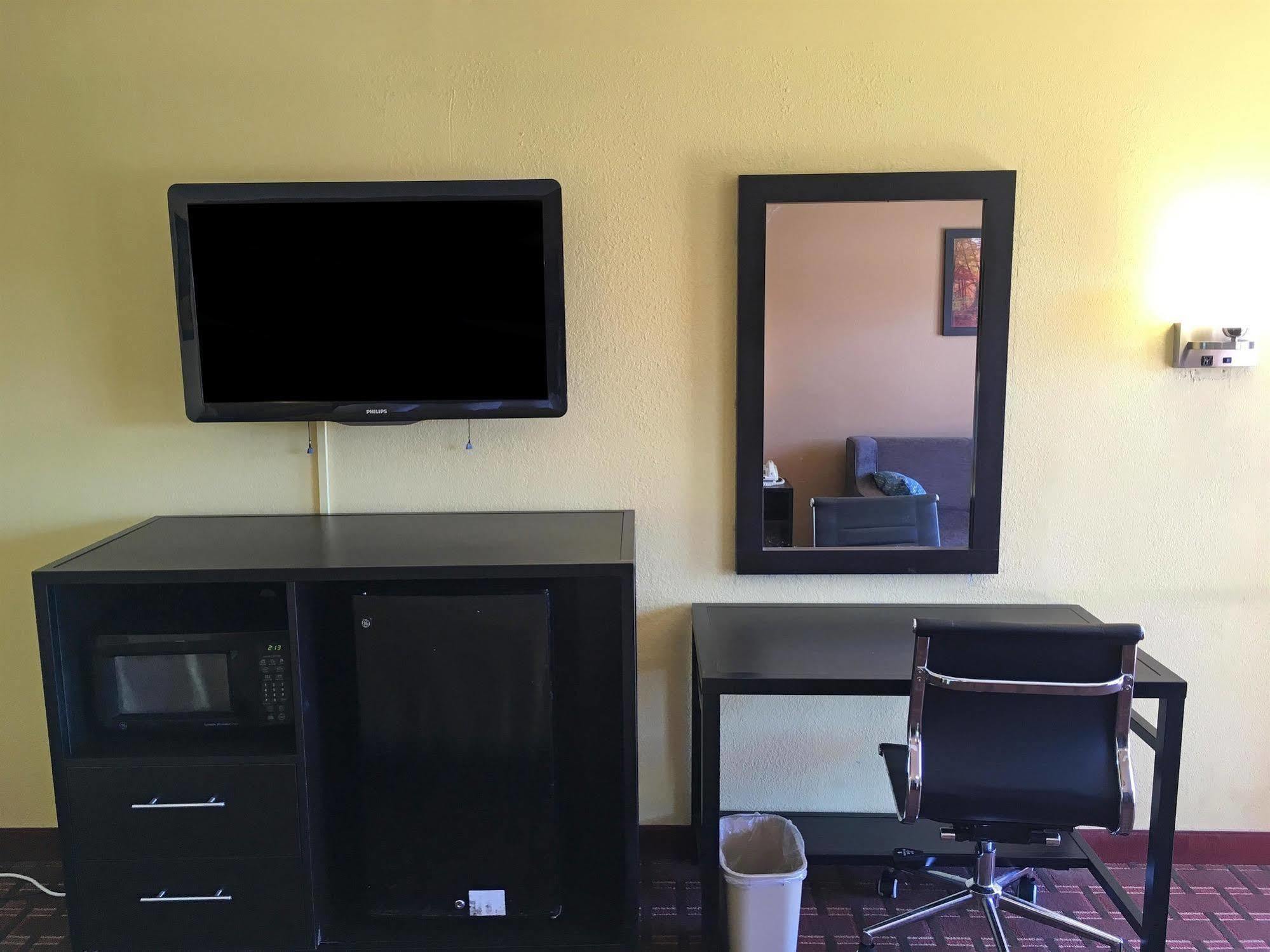 קנטון Rodeway Inn מראה חיצוני תמונה